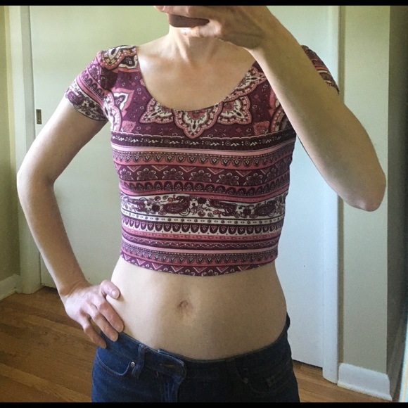 ✨ Closet Clear-out! ✨ Garage Pink Crop Top Small - Picture 2 of 6